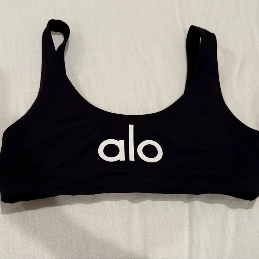 ALO Yoga Black Sports Bra Whith With Logo - Picture 2 of 3
